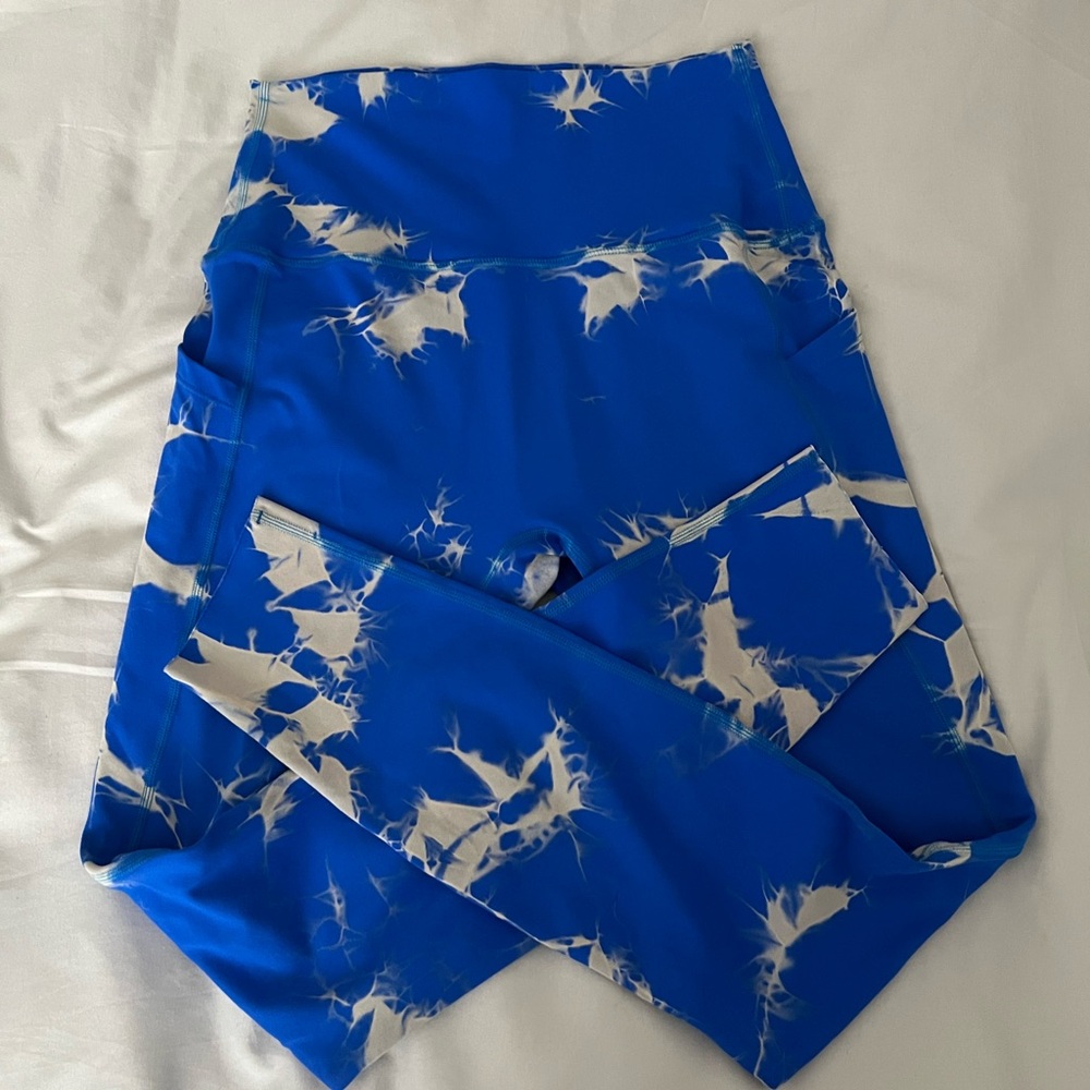 Curves N Combatboots Blue Tie-Dye Leggings